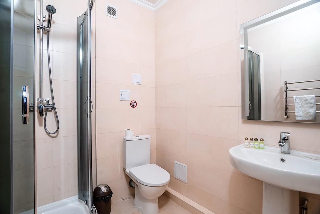 Grofa Hotel Bukovel Luaran gambar